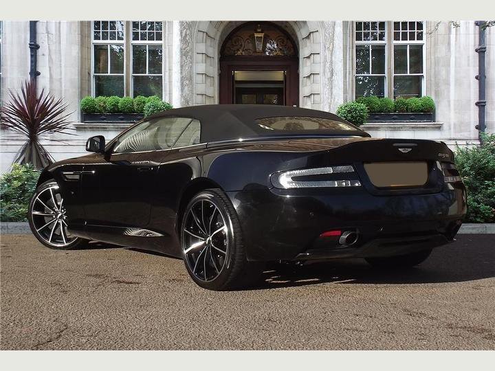 Black ASTON MARTIN DB9