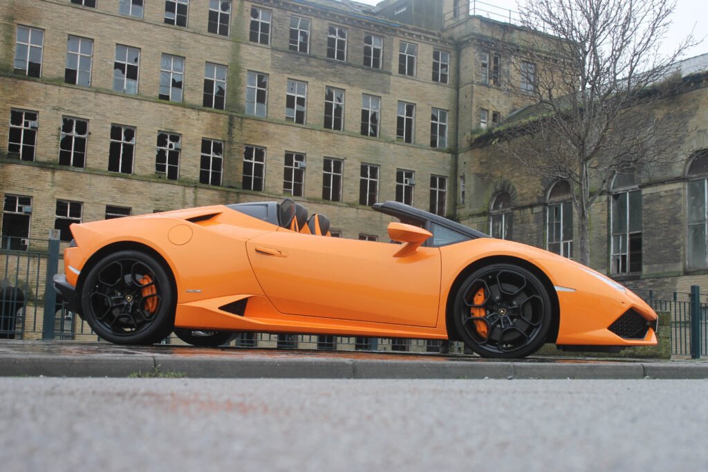 LAMBORGHINI CARS - Nottingham Limo Hire