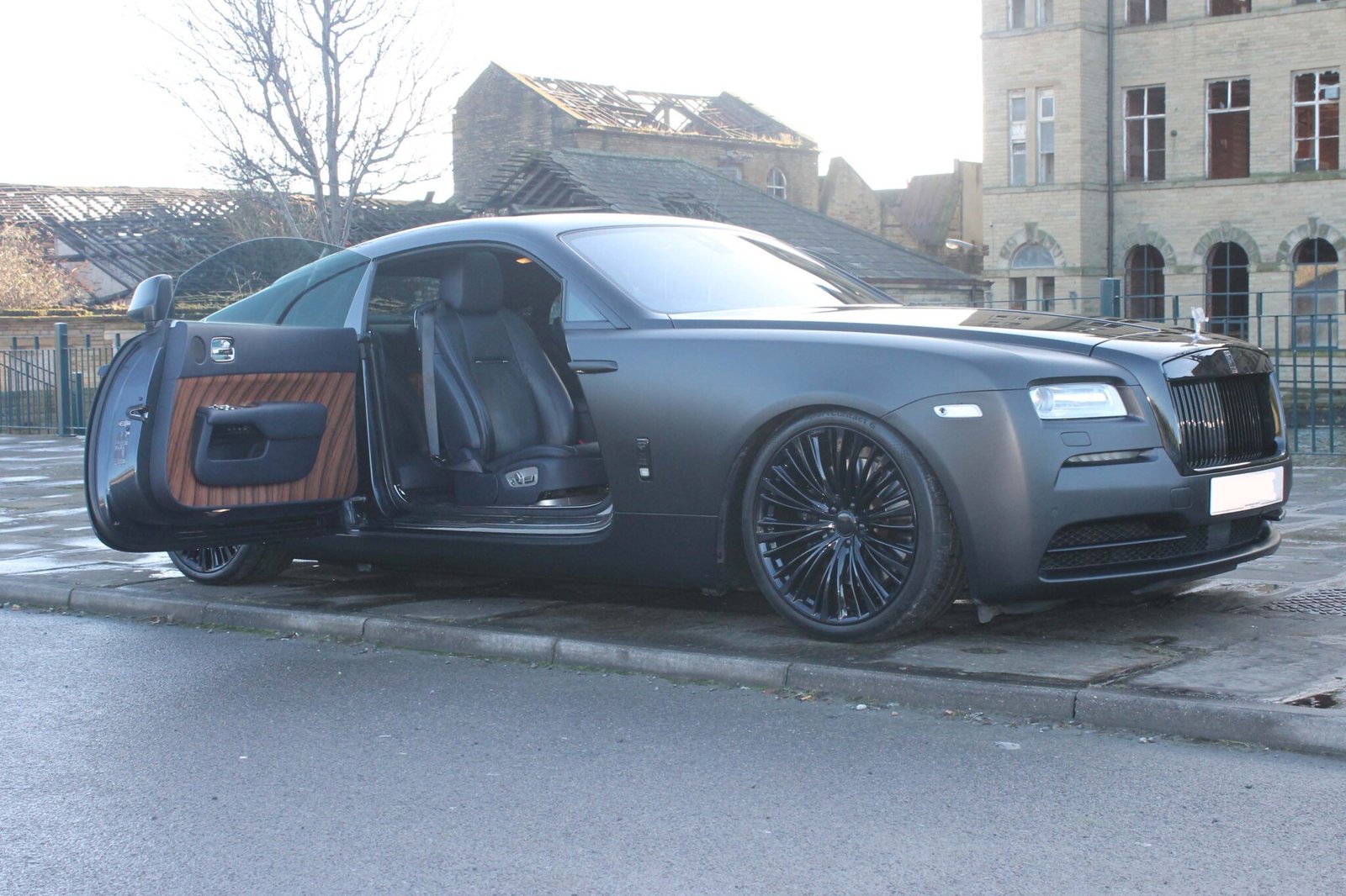 ROLLS ROYCE WRAITH BLACK