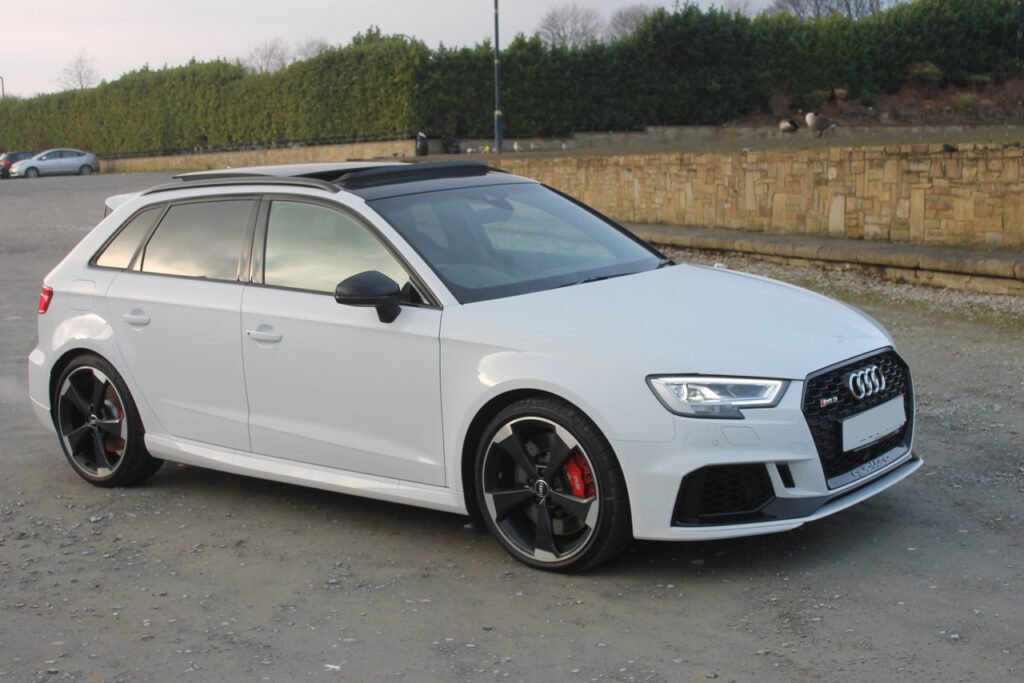 White AUDI RS3